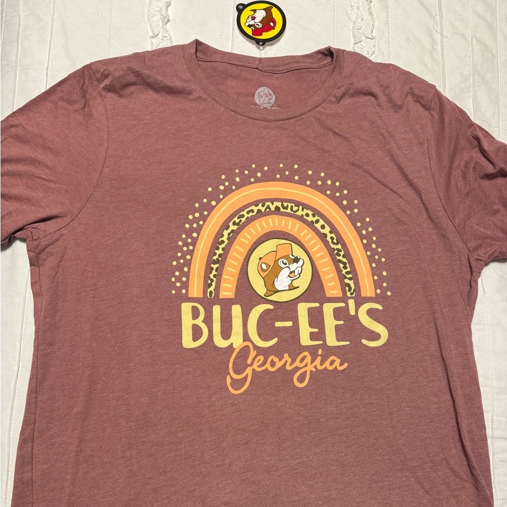 Buc-cees AXL t-shirt.
